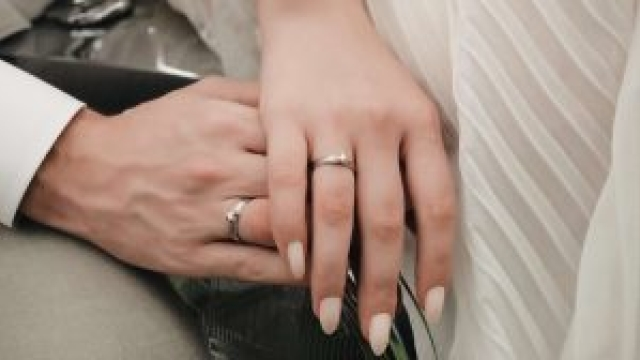 Cara Pilih Wedding Ring Untuk Terbentuknya Pernikahan Impian