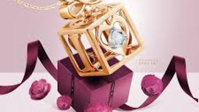 Frank Fire: Simbol Elegansi dalam Hadiah Perhiasan yang Tidak Tergantikan