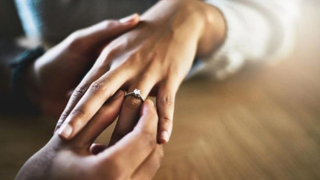 Ukuran Cincin dan Arti Pentingnya dalam Tradisi Perkawinan