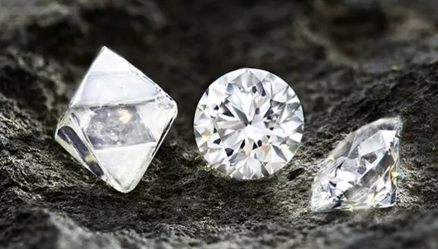 Cara Mengidentifikasi Anting Berlian Asli dari Berlian yang Berasal dari Negara Lain